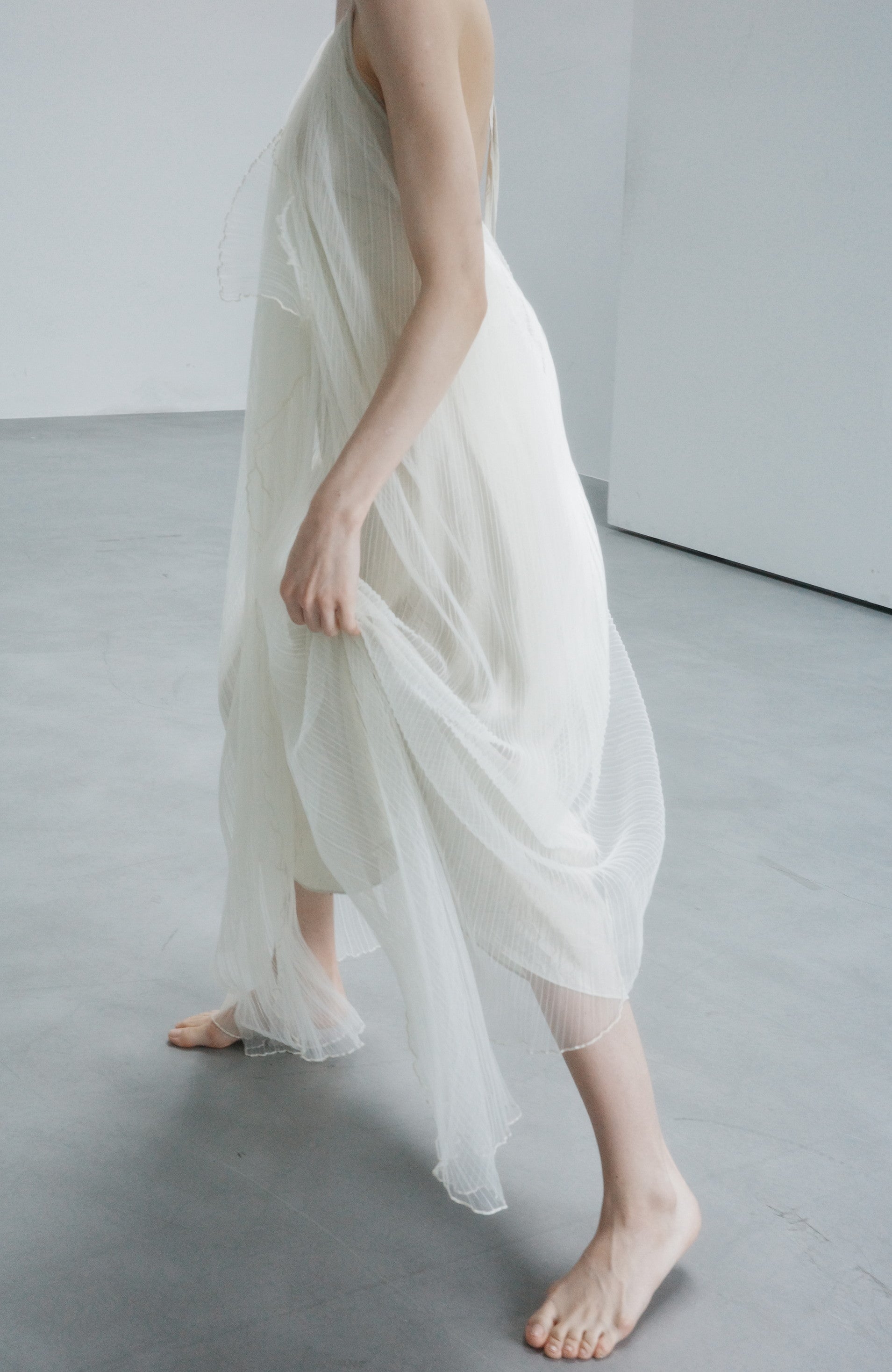 TULLE LAYERED VOLUME DRESS