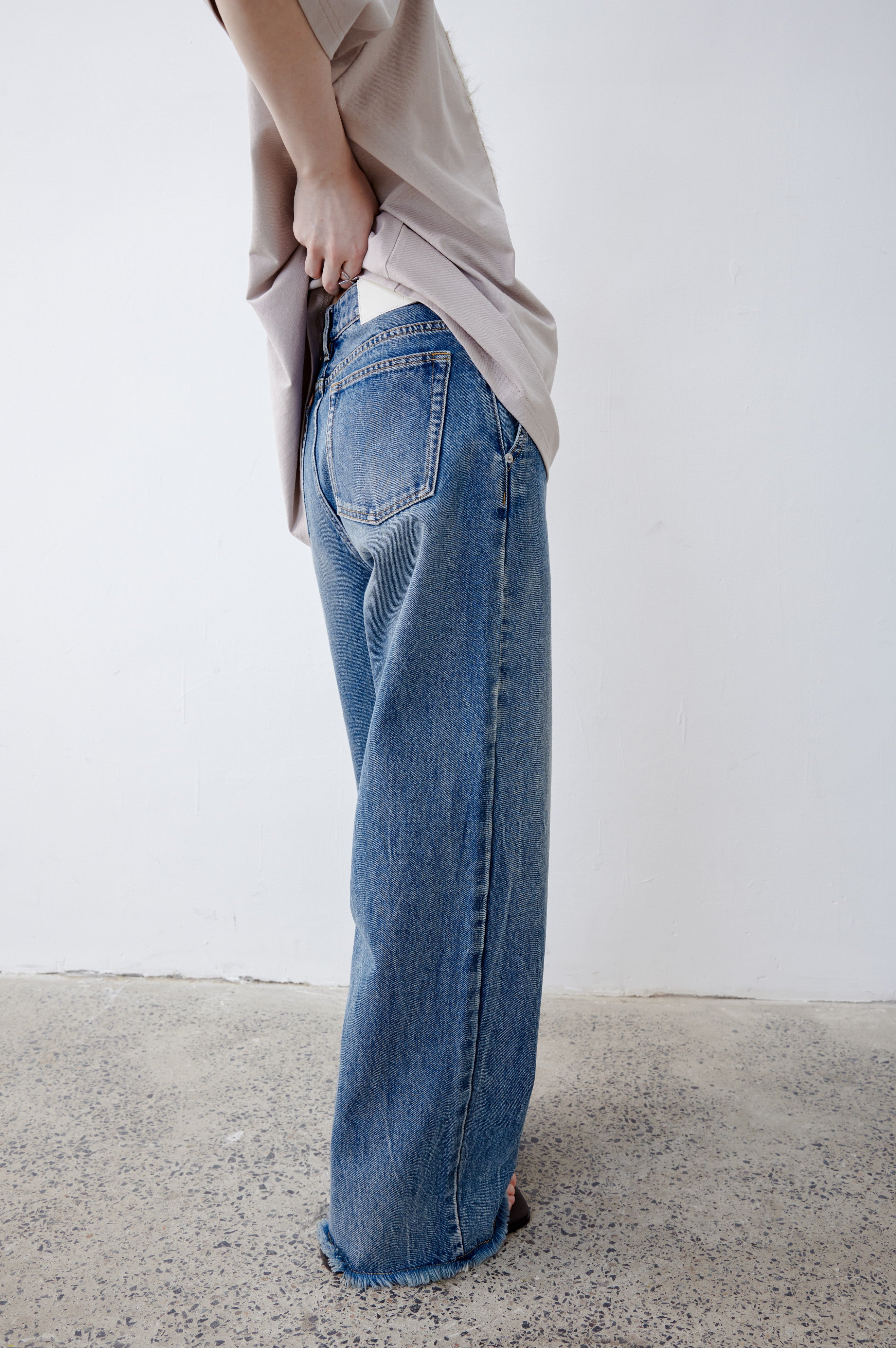 HEM EDGE WIDE STRAIGHT JEANS / ヘムエッジワイドストレートジーンズ