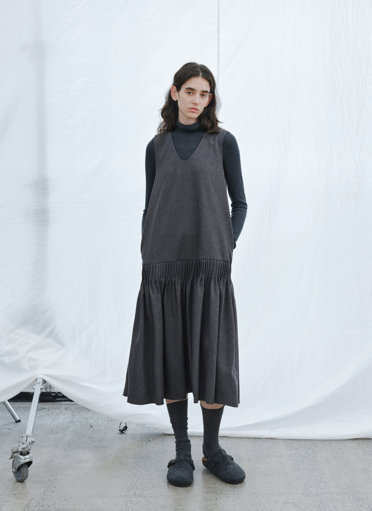 PLEATS LINE KNIT DRESS