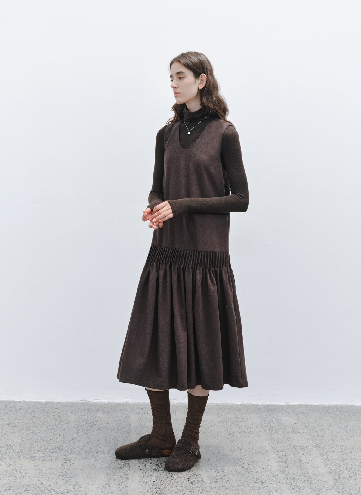 PLEATS LINE KNIT DRESS