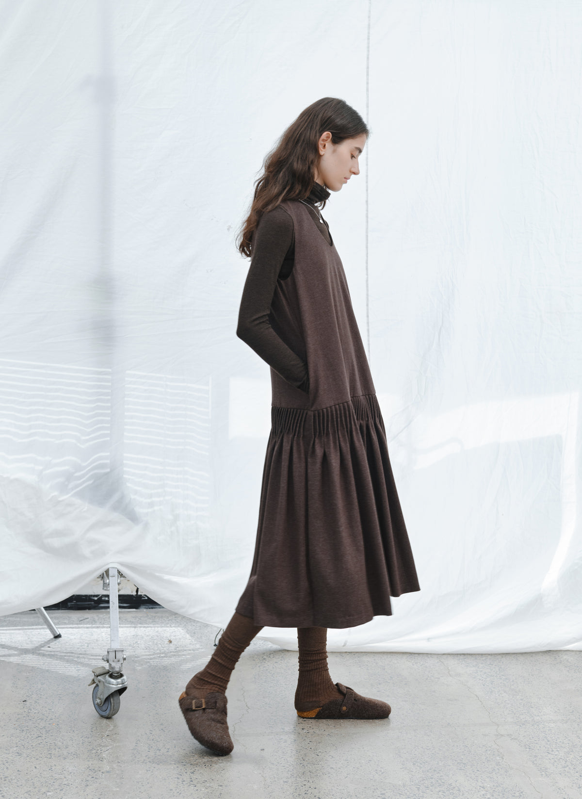 PLEATS LINE KNIT DRESS