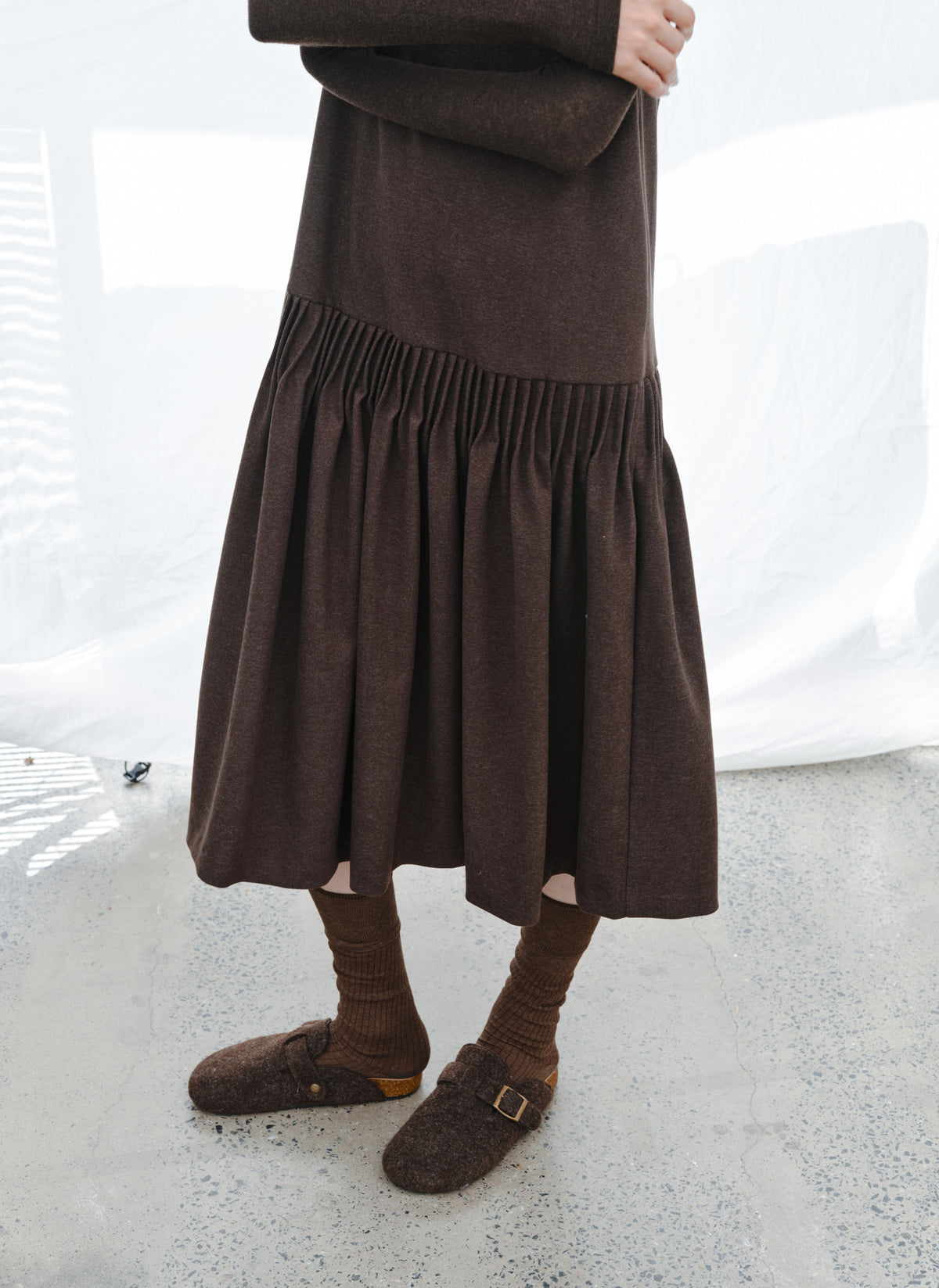 PLEATS LINE KNIT DRESS