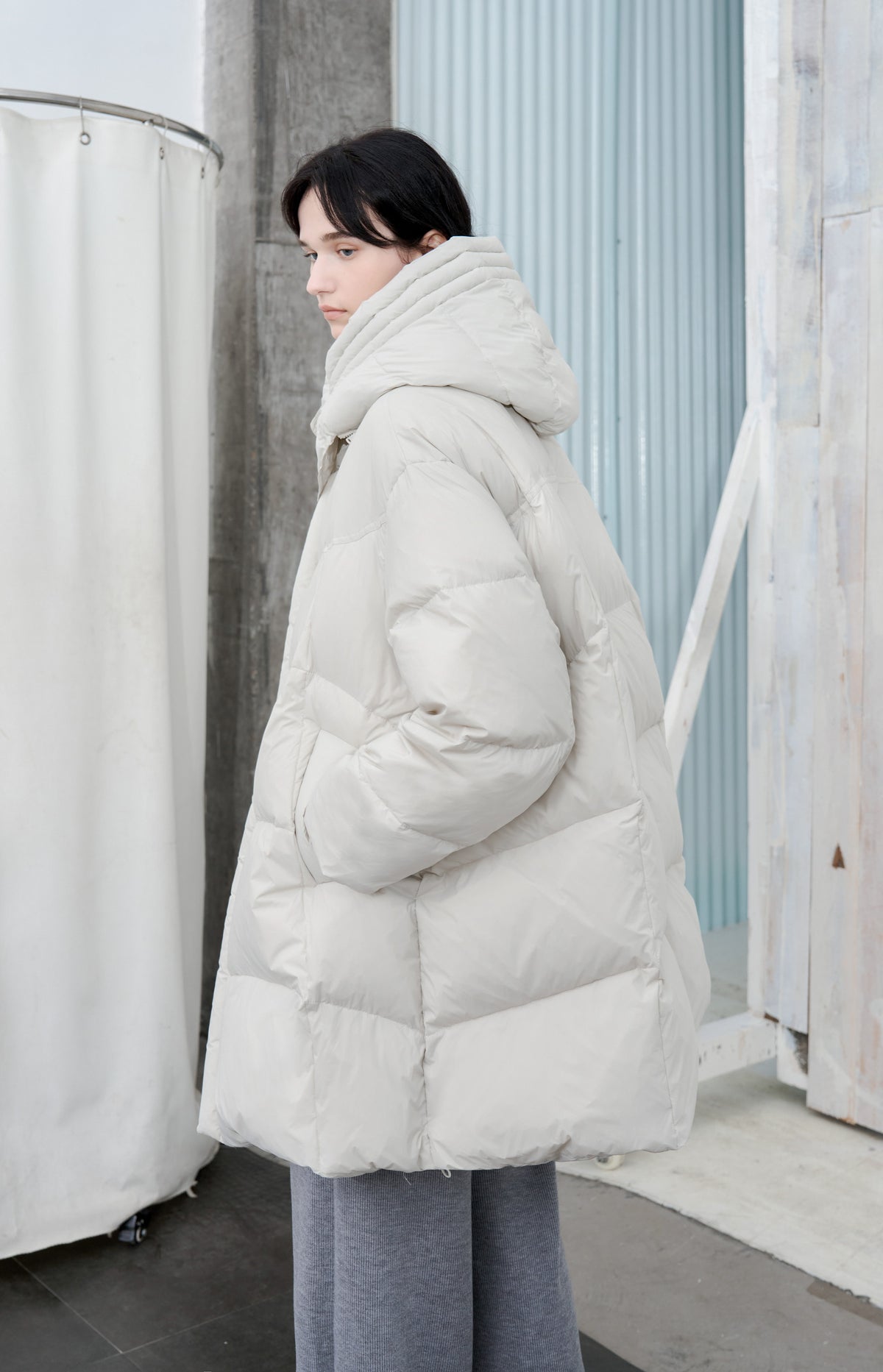 HOODED VOLUME MIDI DOWN