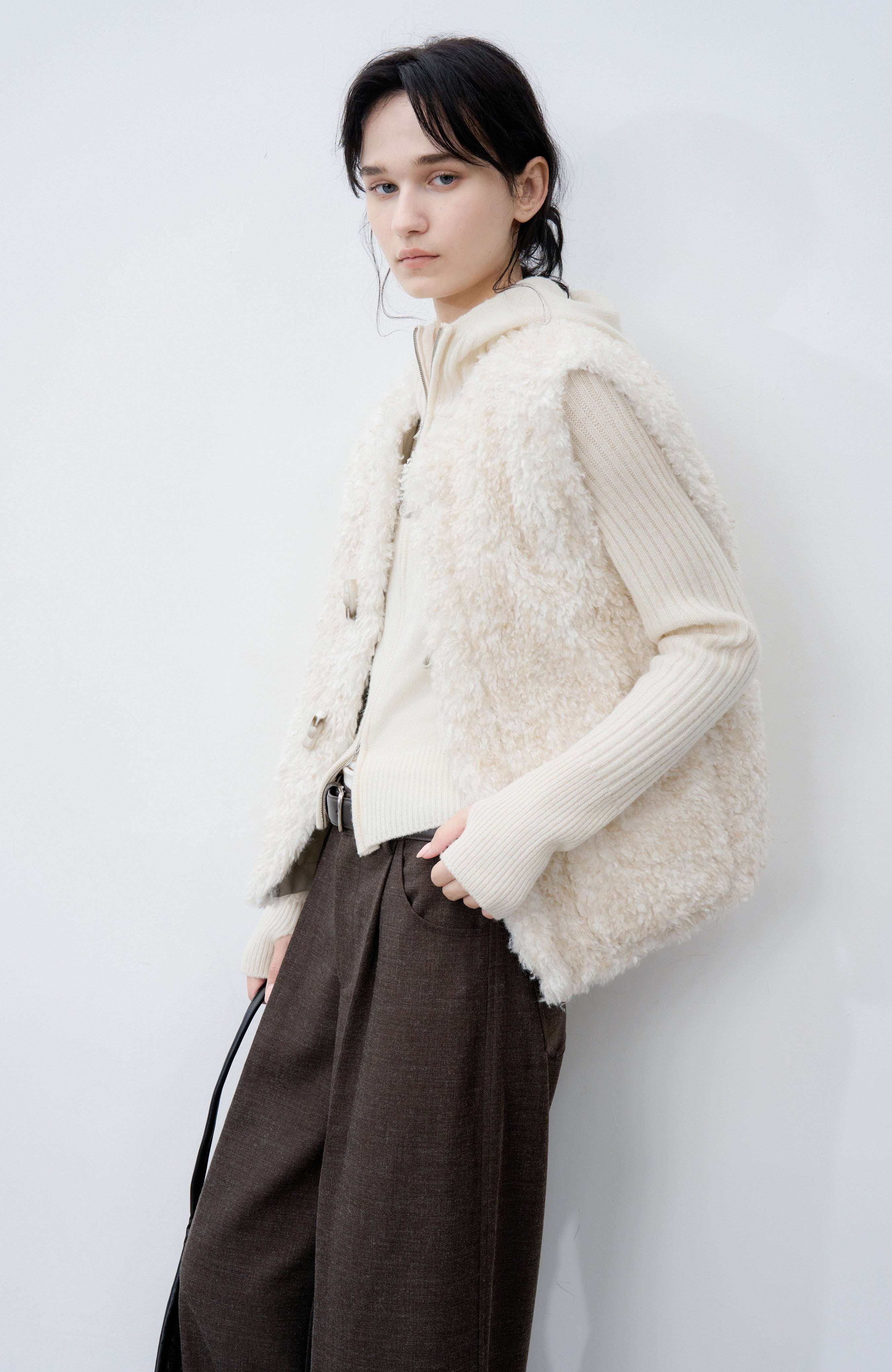 REVERSIBLE SOFT BOA VEST / 리버시블 소프트 보아 베스트