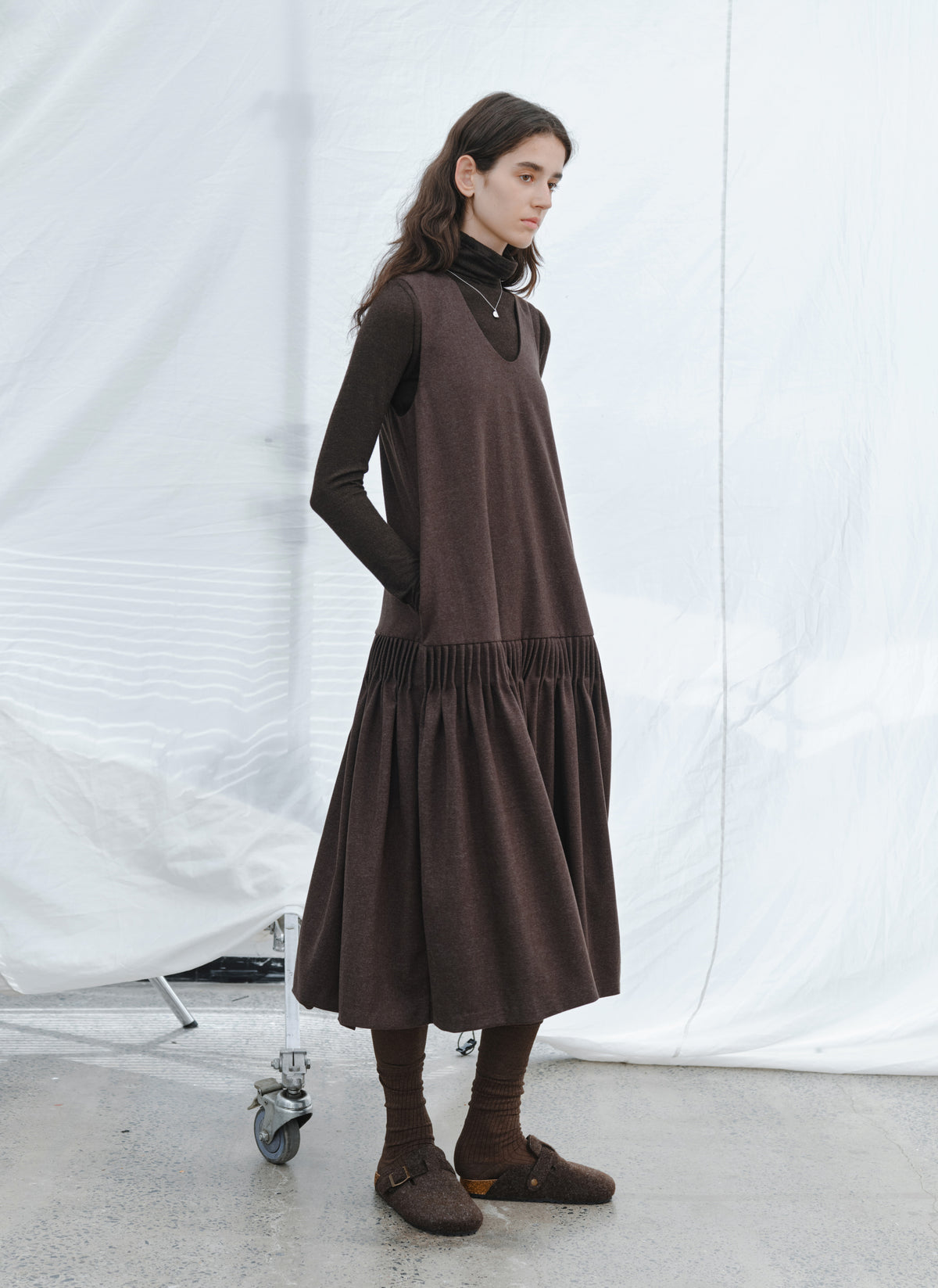 PLEATS LINE KNIT DRESS