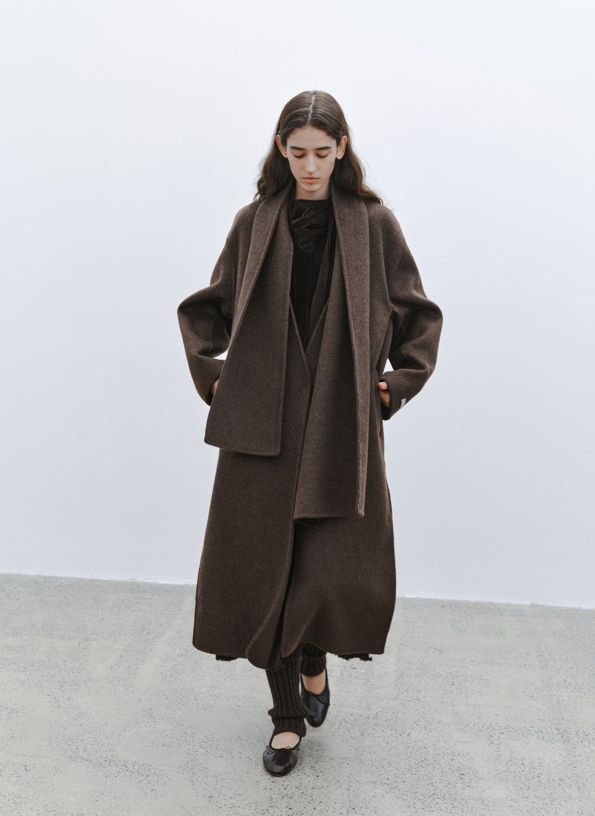 MULTI PATCH SCARF COAT
