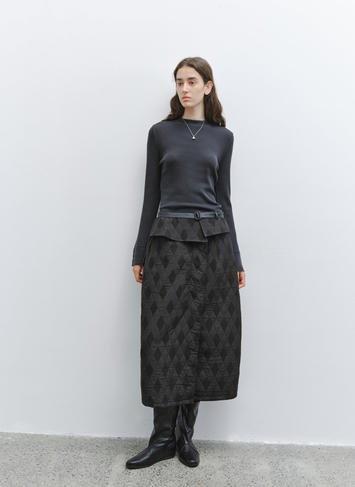 DIAMOND QUILTING SLIT SKIRT