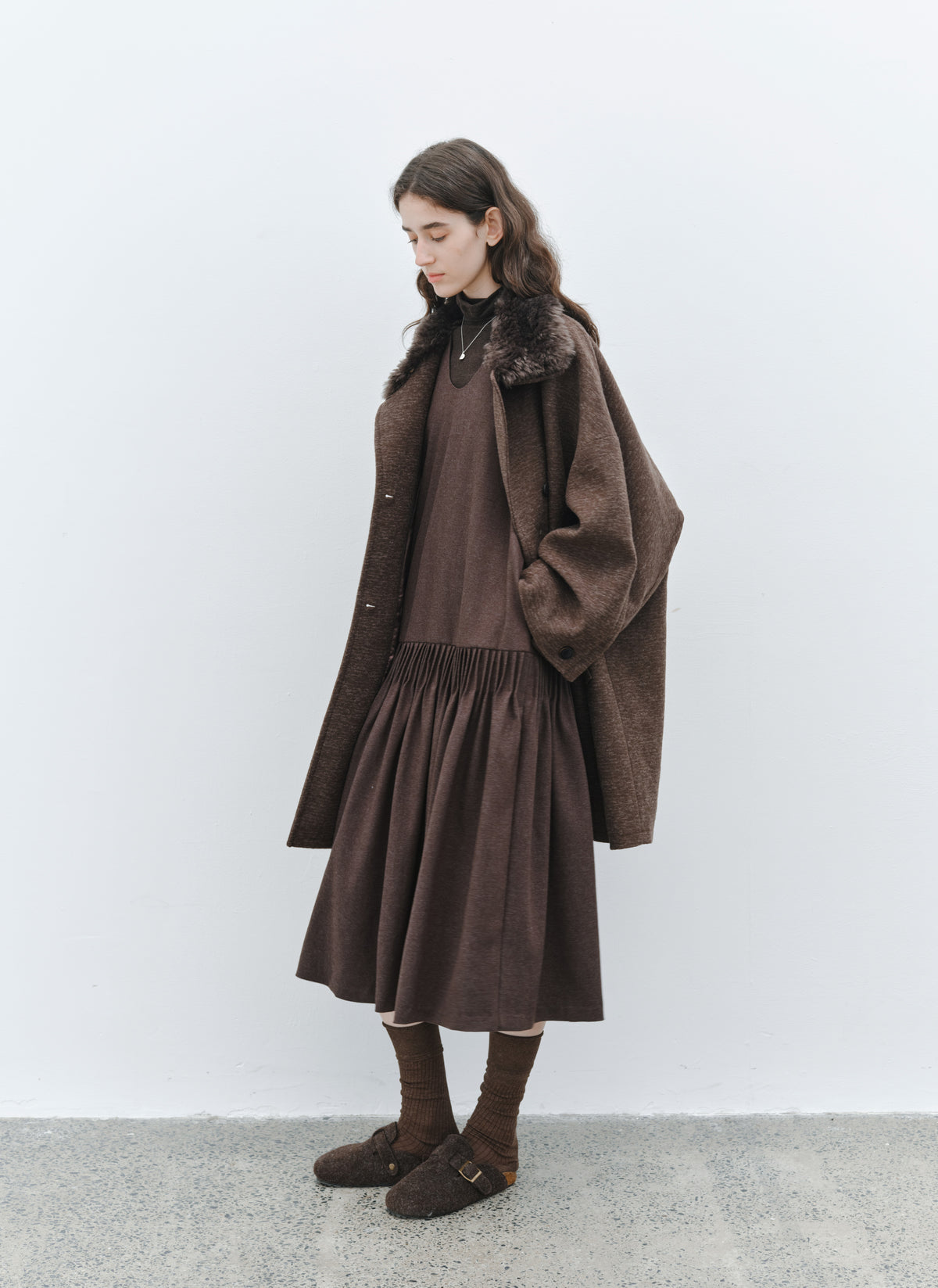 PLEATS LINE KNIT DRESS